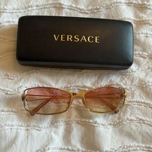 Versace | Y2K Medusa Sunglasses with Gold Frame and Pink Lenses
